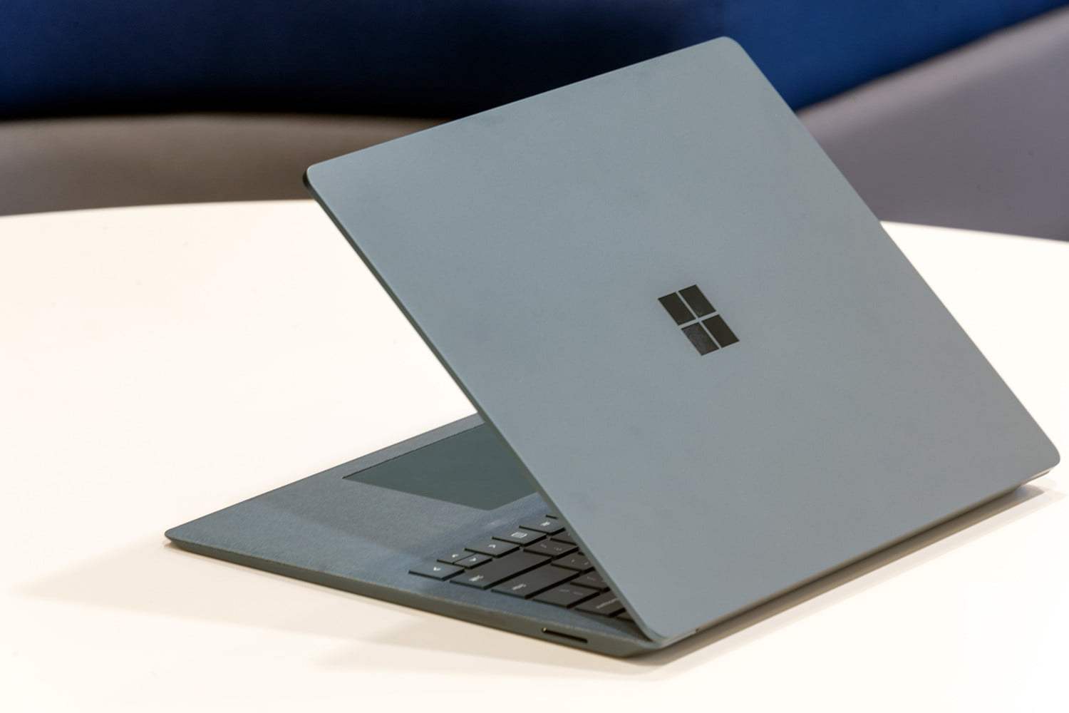 نقد و بررسی سرفیس لپ تاپ - Microsoft Surface Laptop